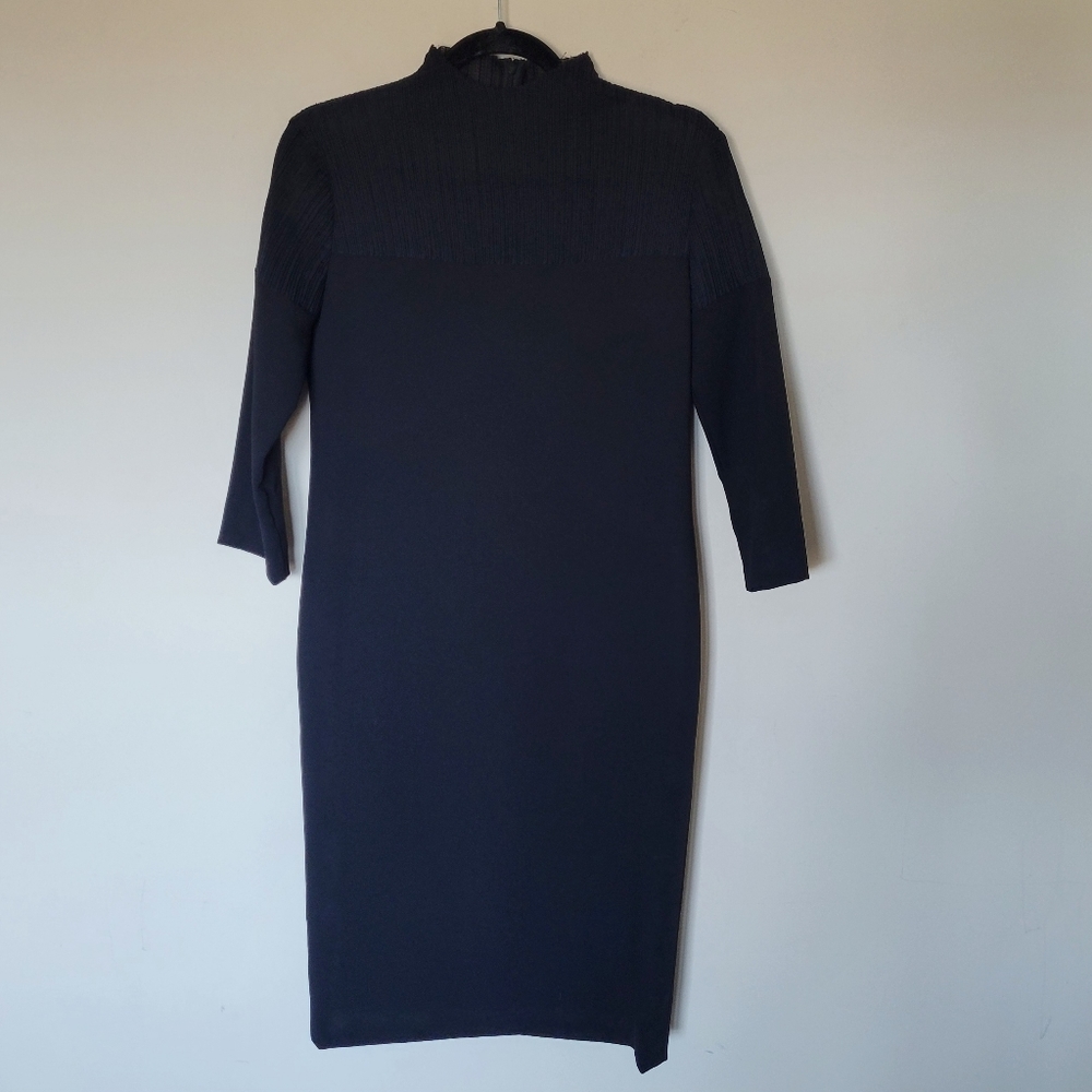 Katolina Zmarlakβ Crepe Knee Length Dress Black